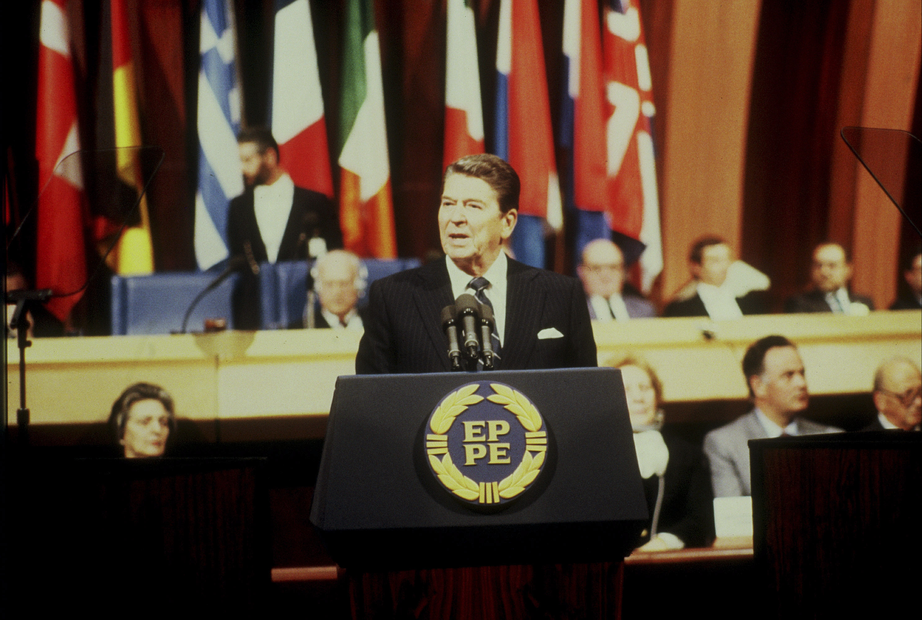 1657786087754_19850508_REAGAN_Ronald_016.jpg
